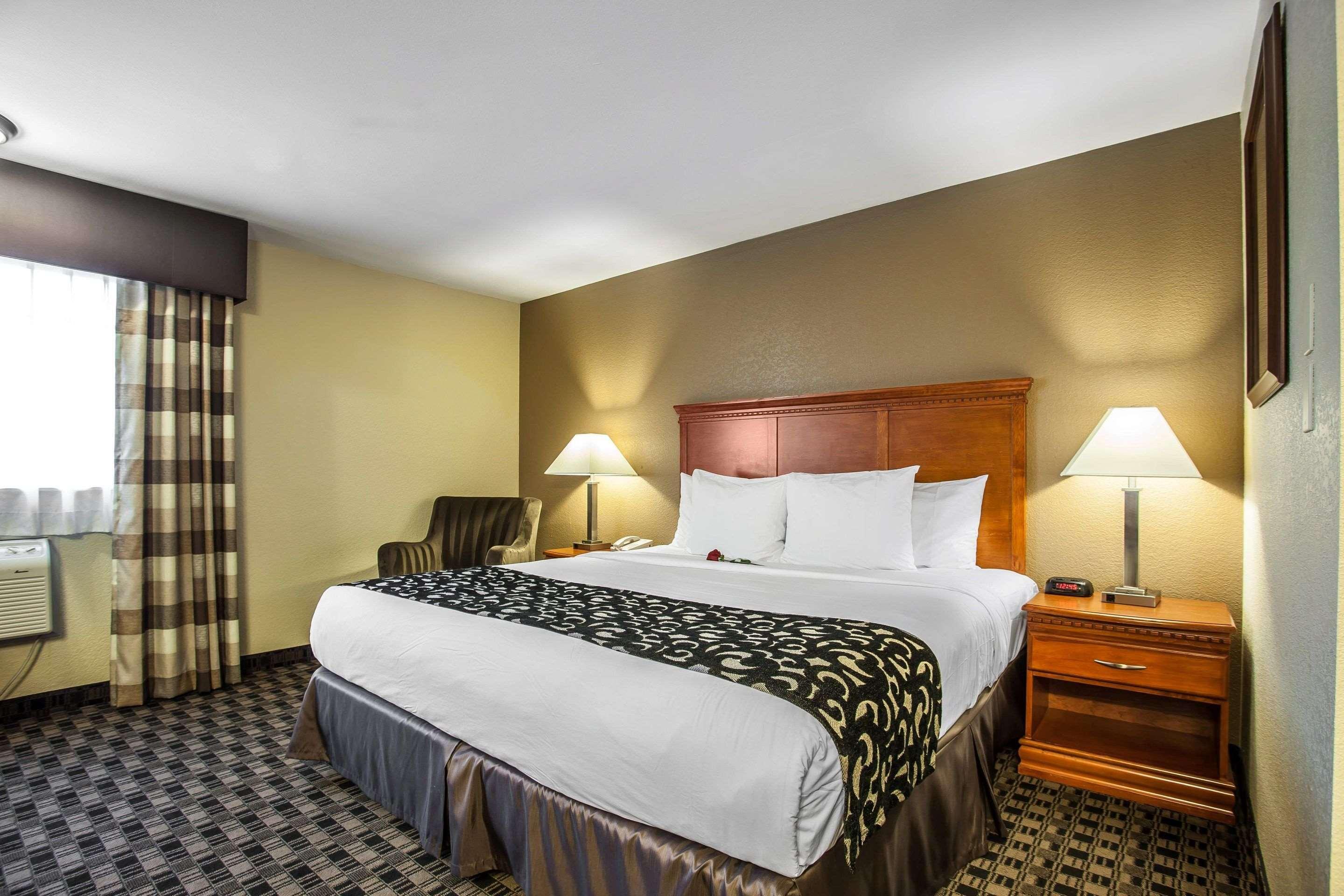 Clarion Inn Renton-Seattle Exterior photo
