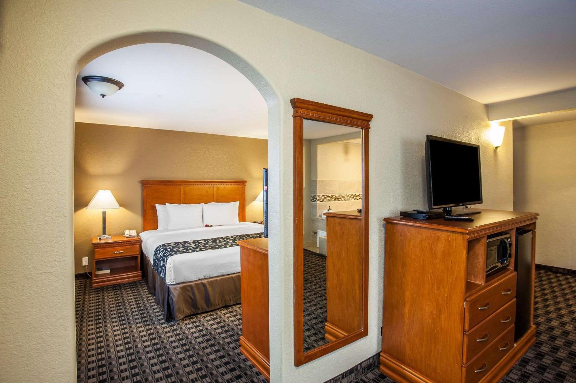 Clarion Inn Renton-Seattle Exterior photo