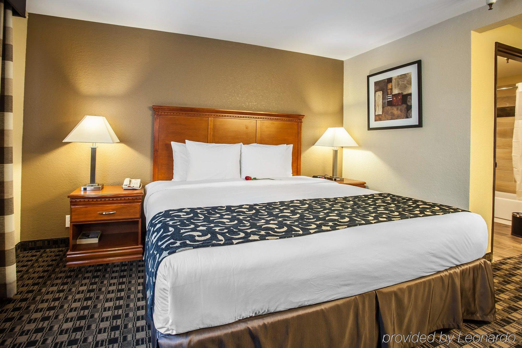 Clarion Inn Renton-Seattle Exterior photo